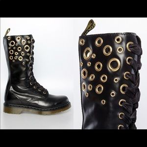 Dr. Martens Johari Grommet Boots